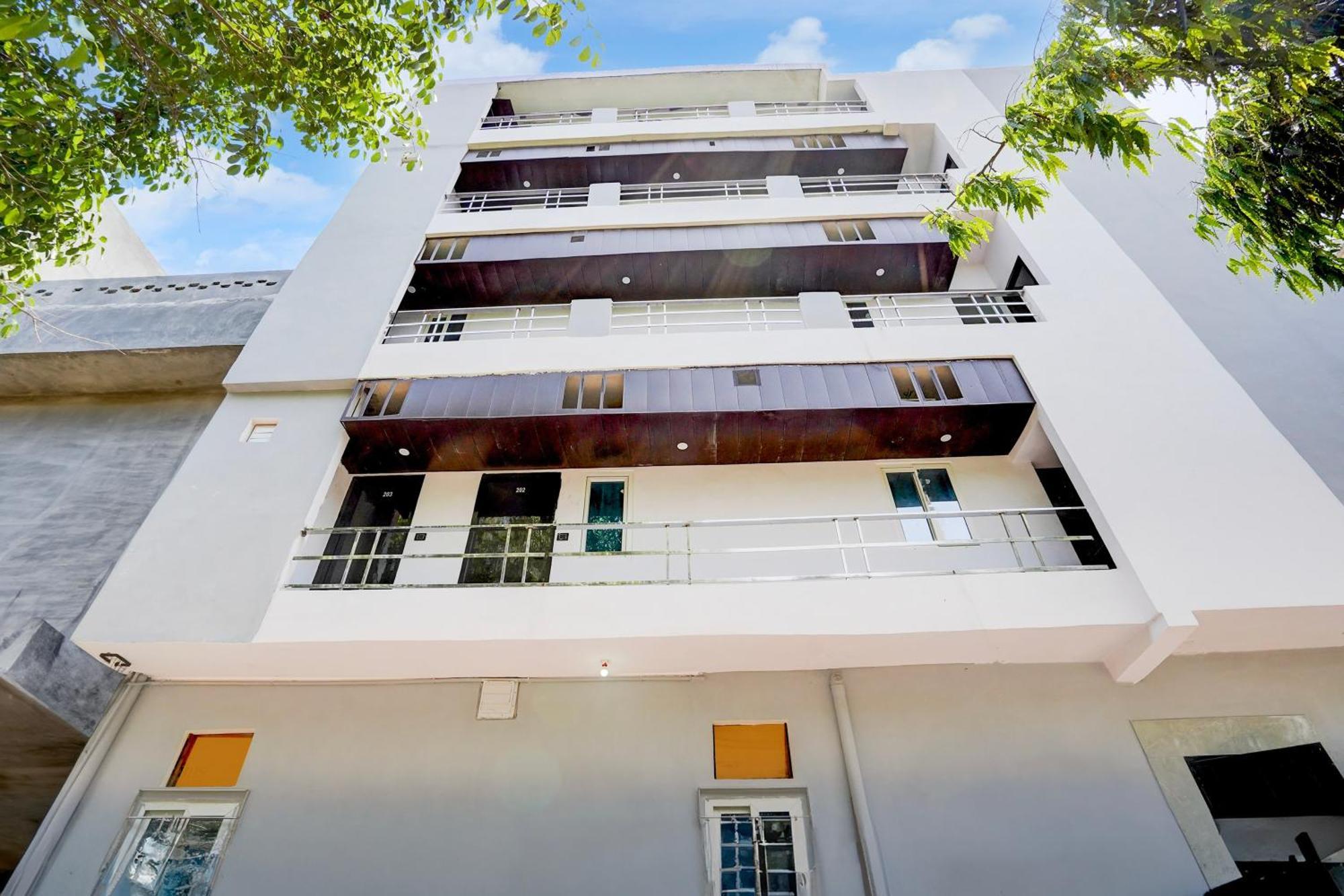 Hotel O Karan Residency 4*